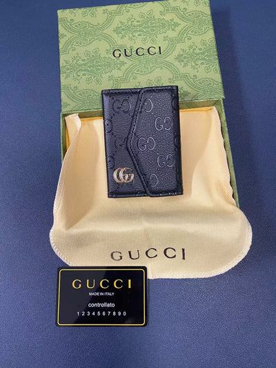 Gucci wallet showing versatile design for daily use and special occasions