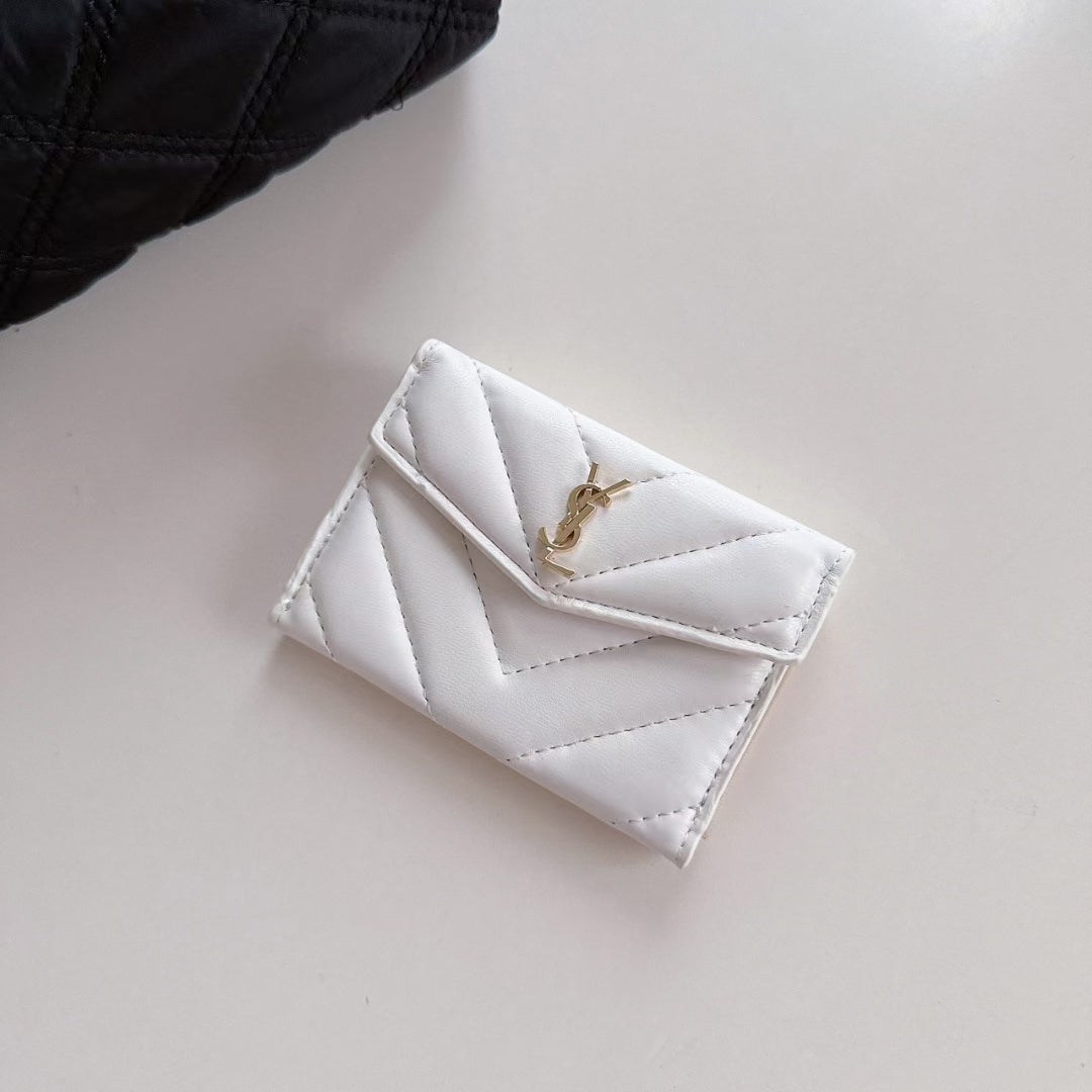 Designer YL Wallet Card Holder - Luxury Edition: A statement piece for the discerning individual